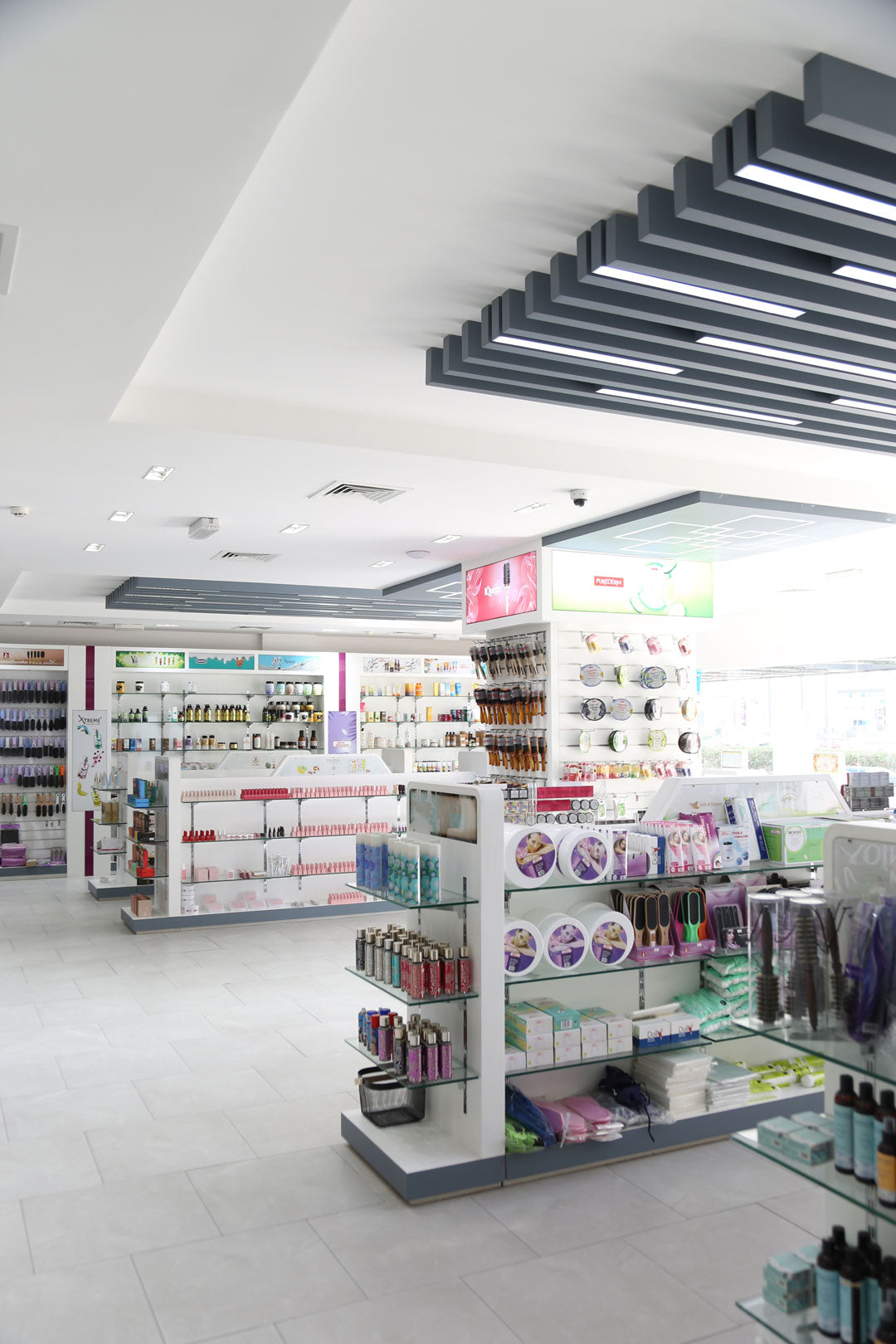 <p><em><strong>New Showroom Opening</strong></em></p><p>A new flagship showroom opens on Sheikh Zayed Road, Dubai, showcasing all professional and retail brands while offering training and education on beauty techniques and modern trends.</p>